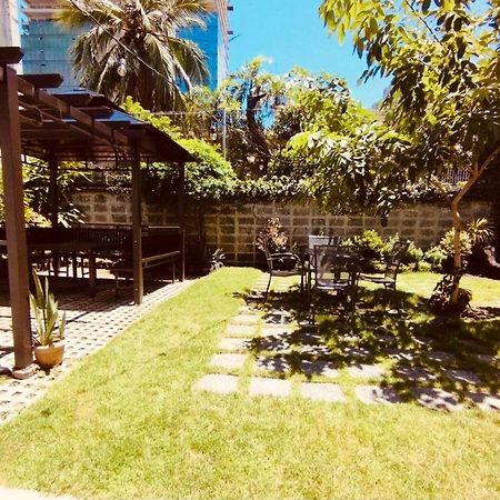 The Hub District Garden Suites Pasay Extérieur photo