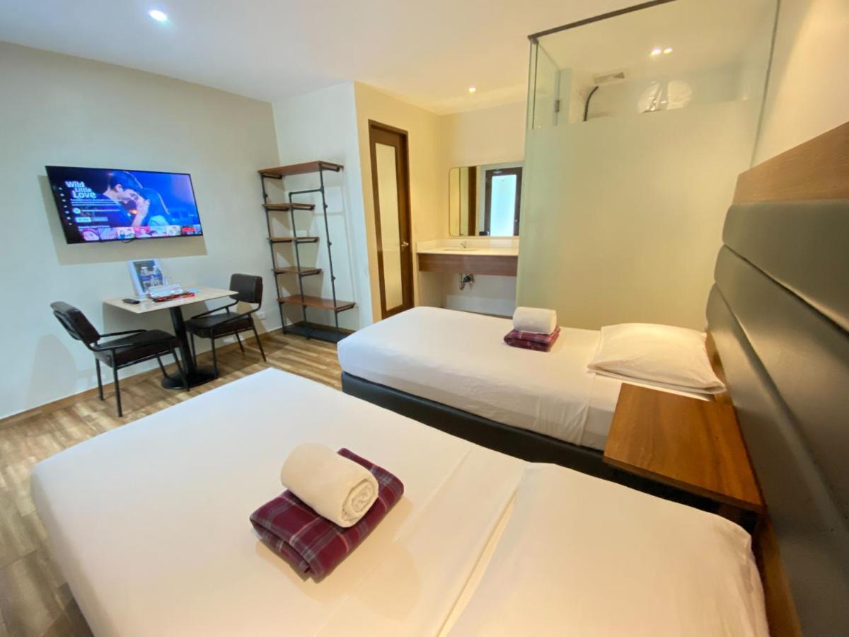 The Hub District Garden Suites Pasay Extérieur photo