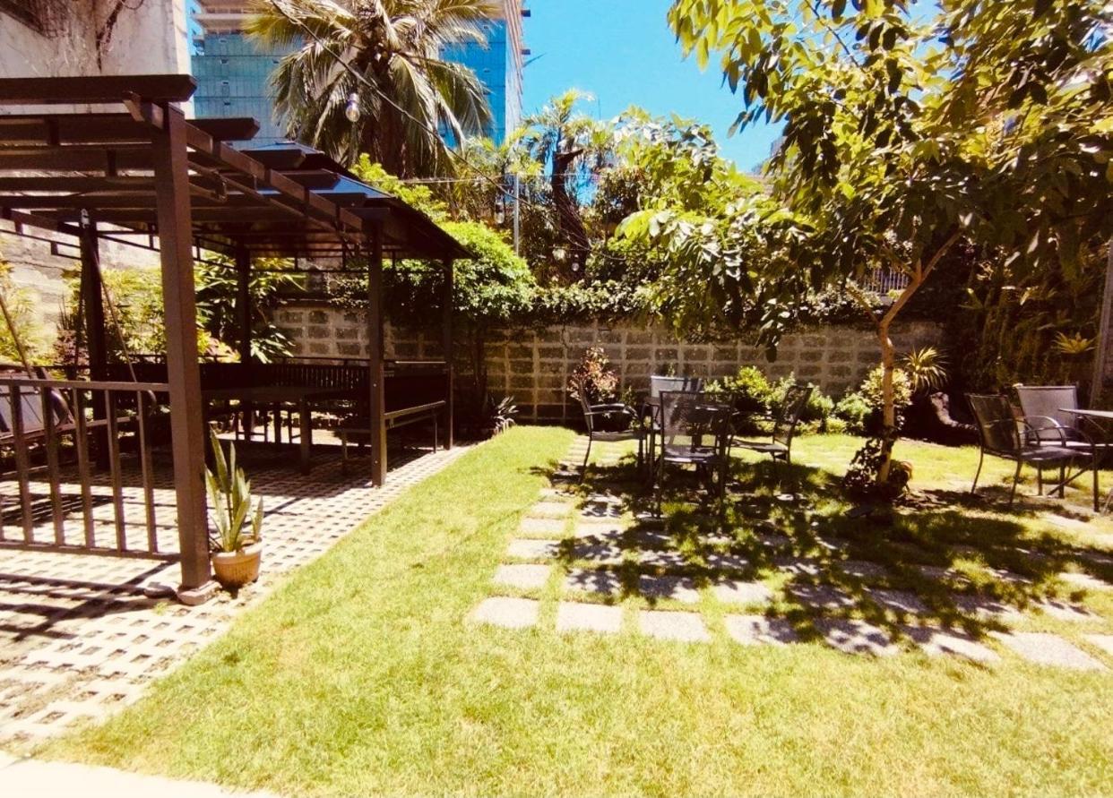 The Hub District Garden Suites Pasay Extérieur photo